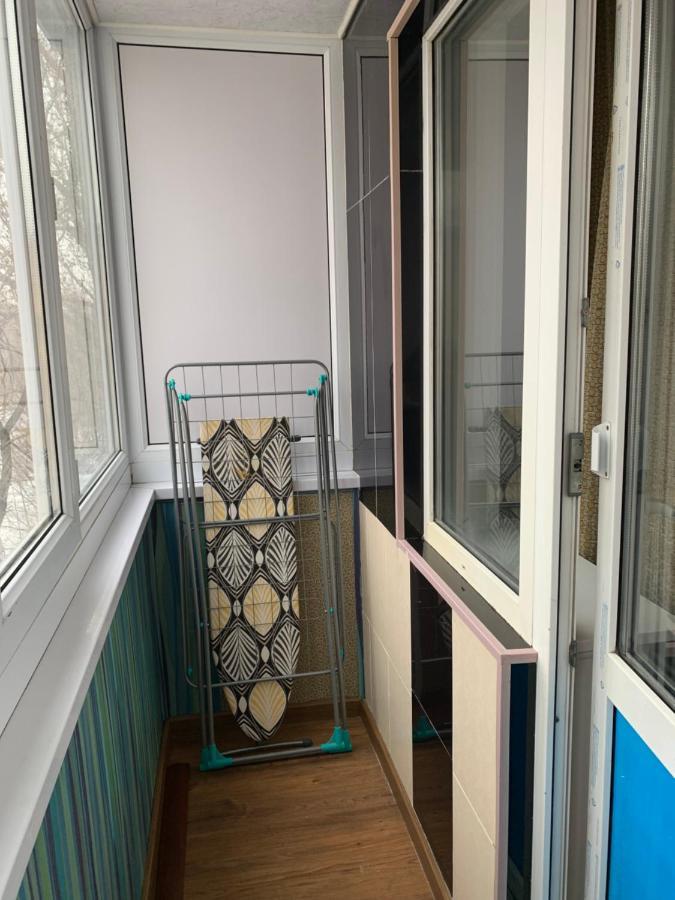 Уютная Квартира В Центре По Ул Гоголя Karagandy Exteriör bild