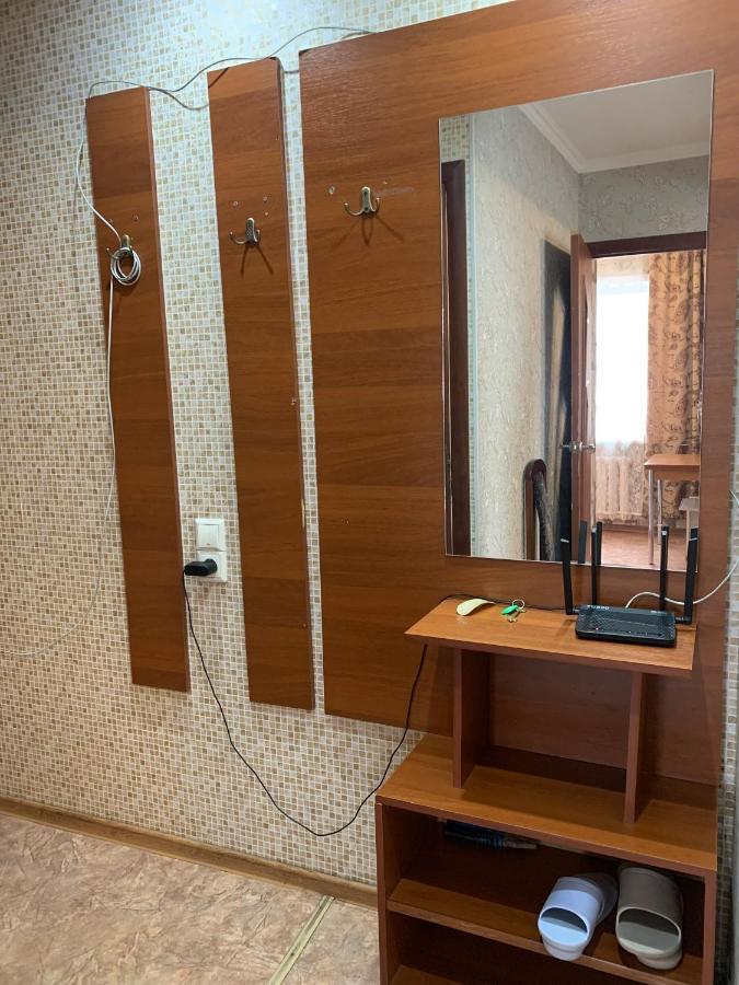 Уютная Квартира В Центре По Ул Гоголя Karagandy Exteriör bild